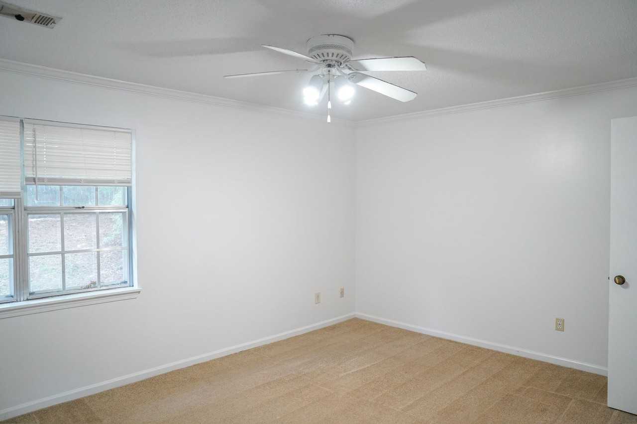 1311 Royal Oaks Ct - Photo 7 of 13