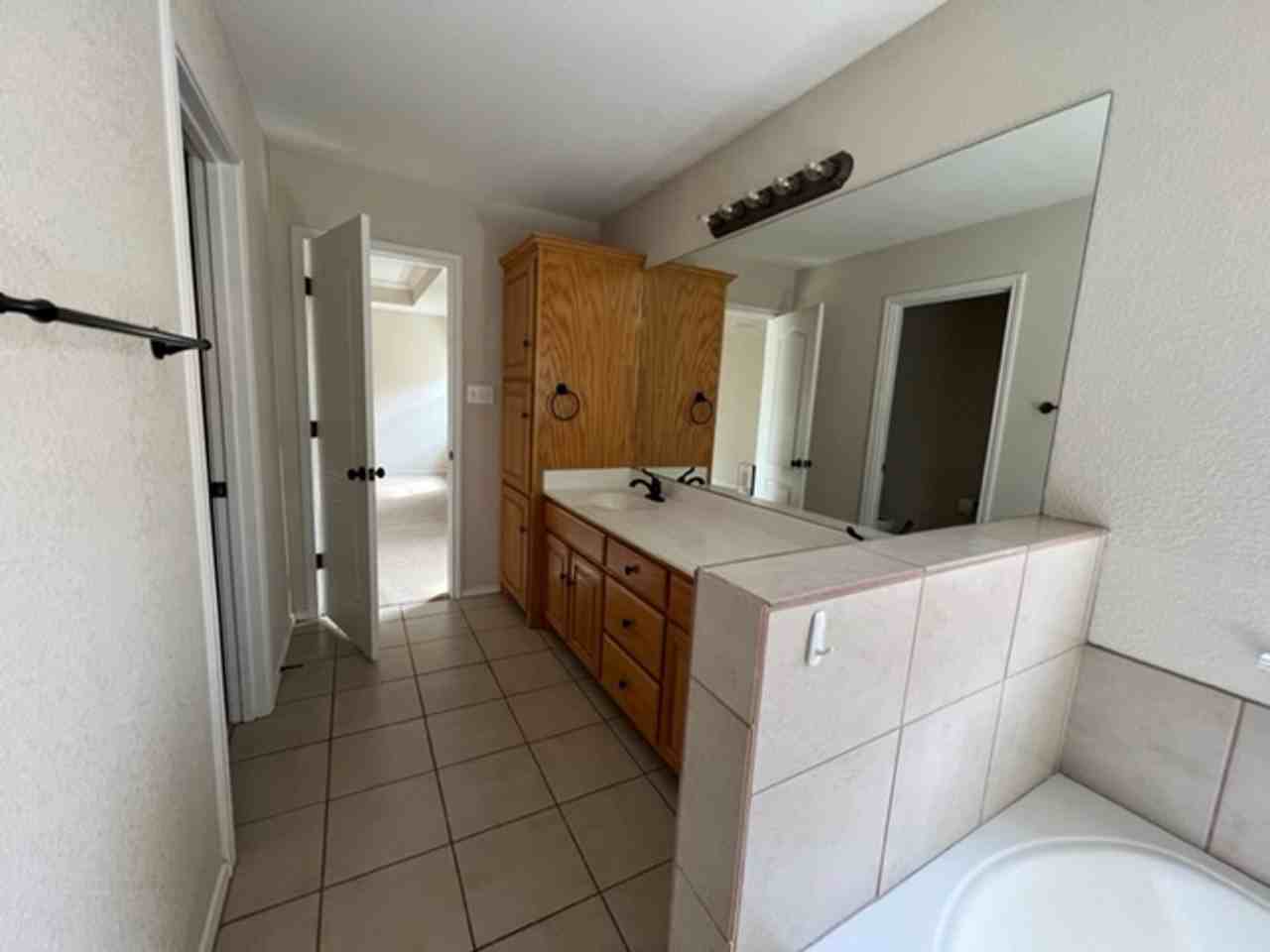 6671 Inverness St - Photo 3 of 26