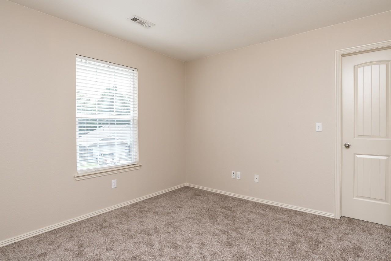 4356 W Serviceberry Dr - Photo 7 of 14