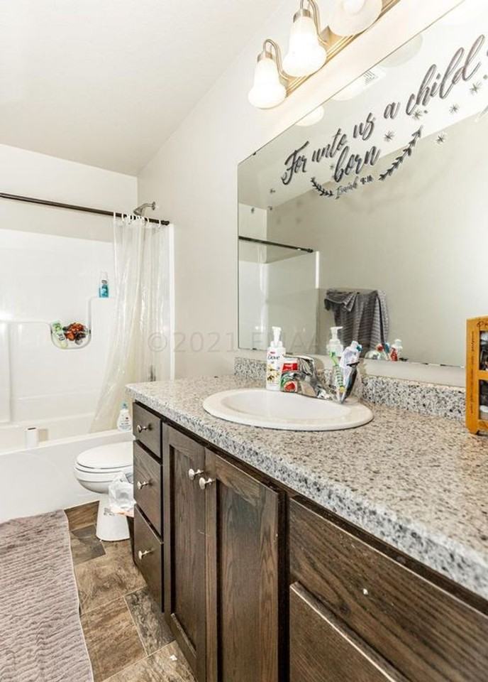 3235 39th Ave S - Photo 2 of 4