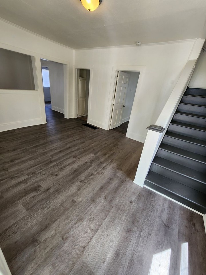419 S Stewart Ave - Photo 2 of 16