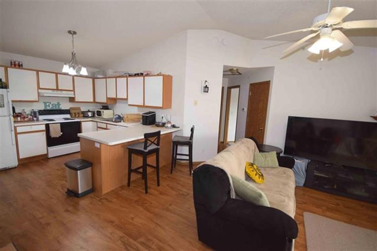 2446 Rushmore Dr - Photo 5 of 12