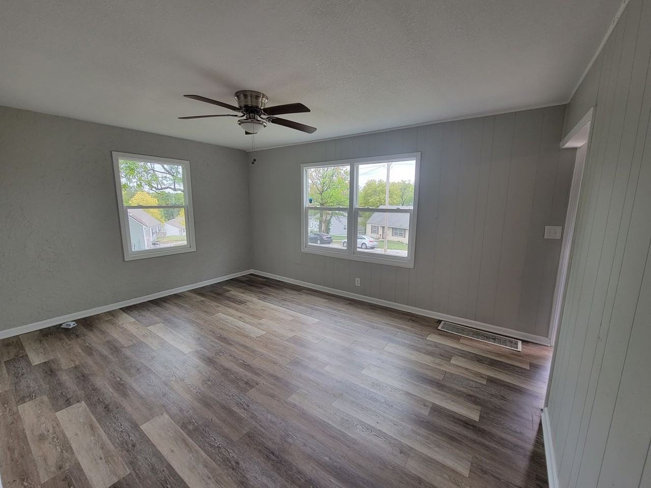 5039 Belmeade Rd - Photo 7 of 12