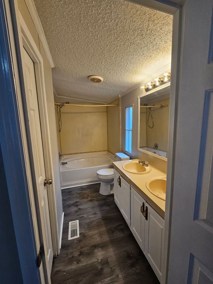 15 Liberty Ln - Photo 6 of 11