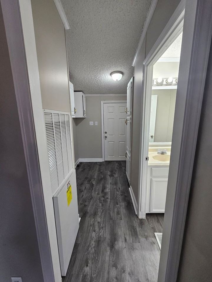 15 Liberty Ln - Photo 7 of 11