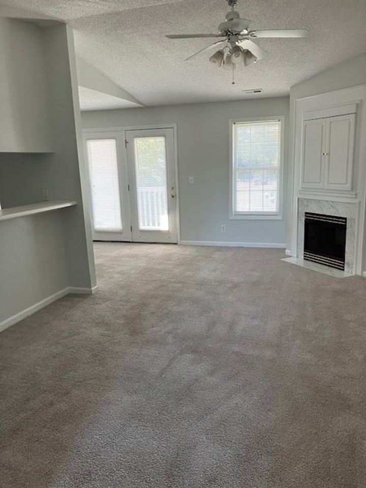 803 Bryce Ct Apt K - Photo 2 of 5