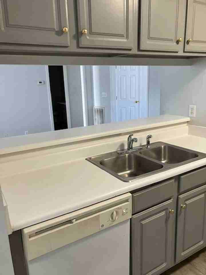 803 Bryce Ct Apt K - Photo 5 of 5