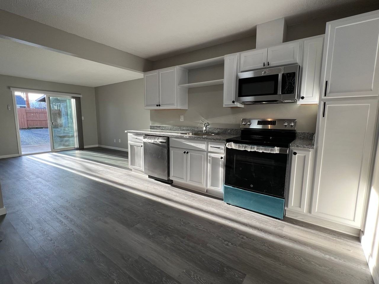 919 E Pine St #D - Photo 3 of 16