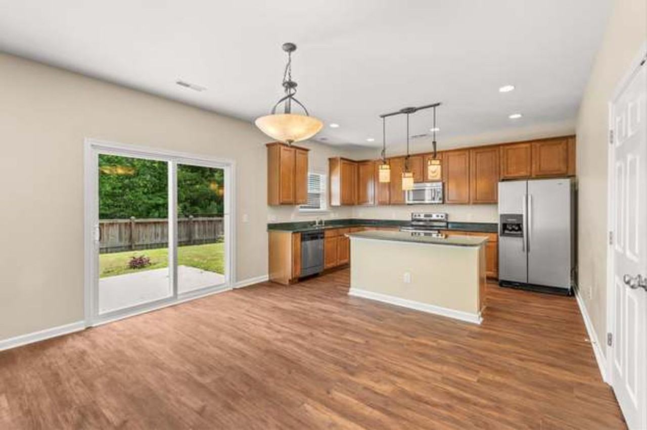 291 Oglethorpe Cir - Photo 2 of 27