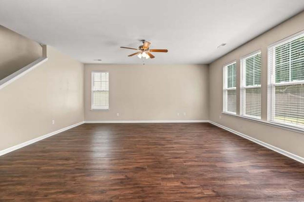 291 Oglethorpe Cir - Photo 3 of 27