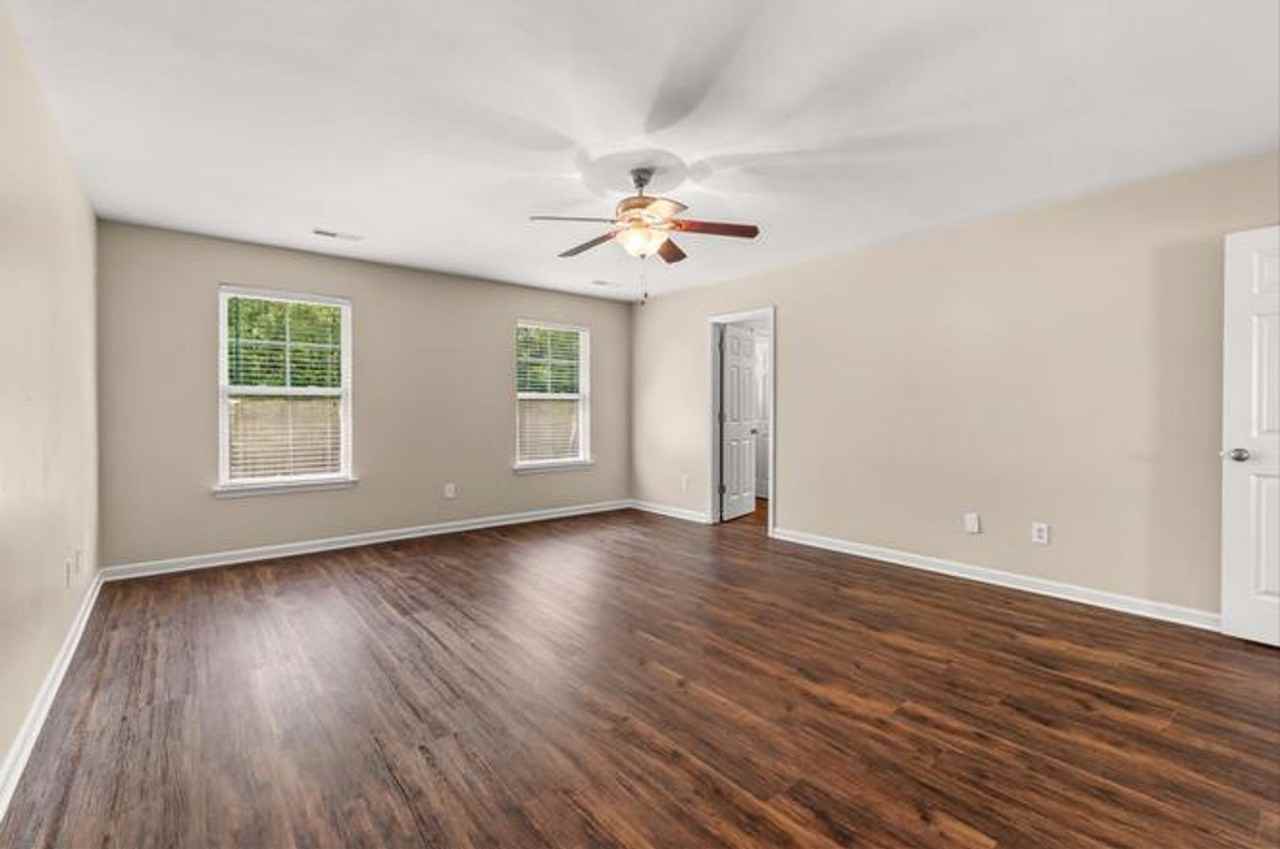 291 Oglethorpe Cir - Photo 4 of 27