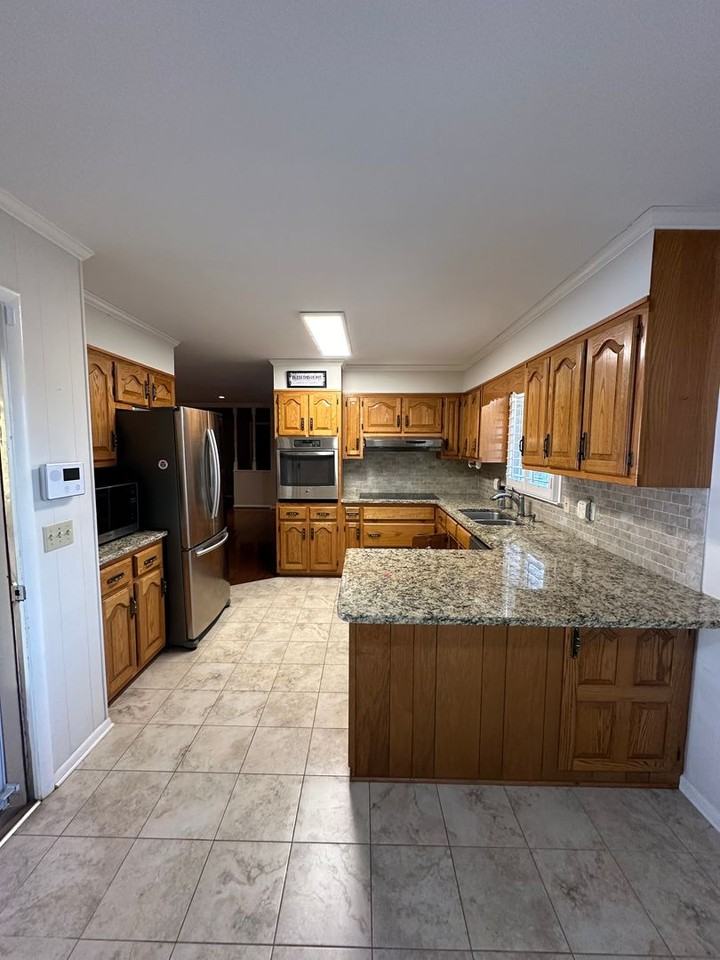 960 Perimeter Rd - Photo 2 of 7