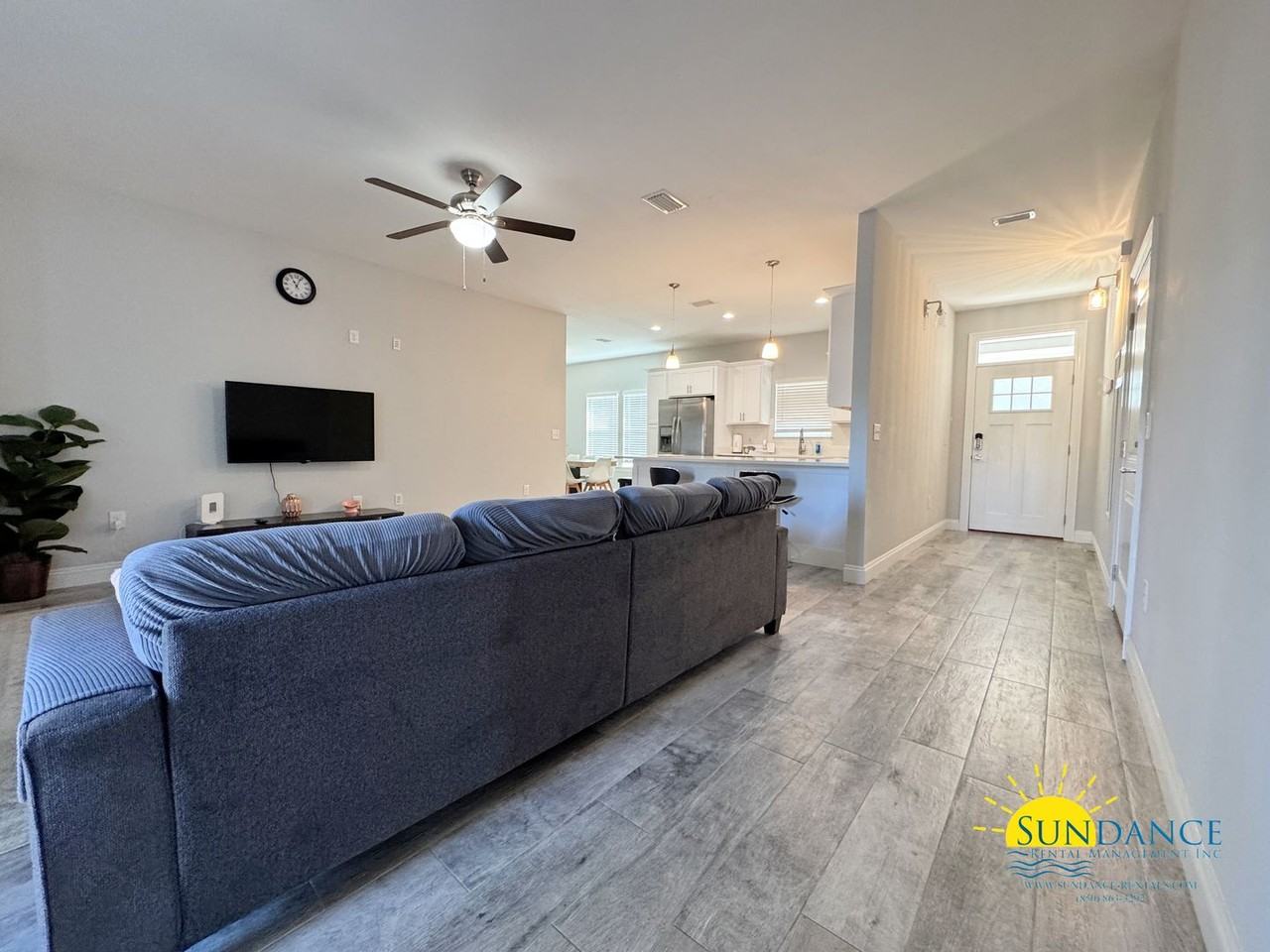 2247 Wind Trace Rd N - Photo 2 of 28