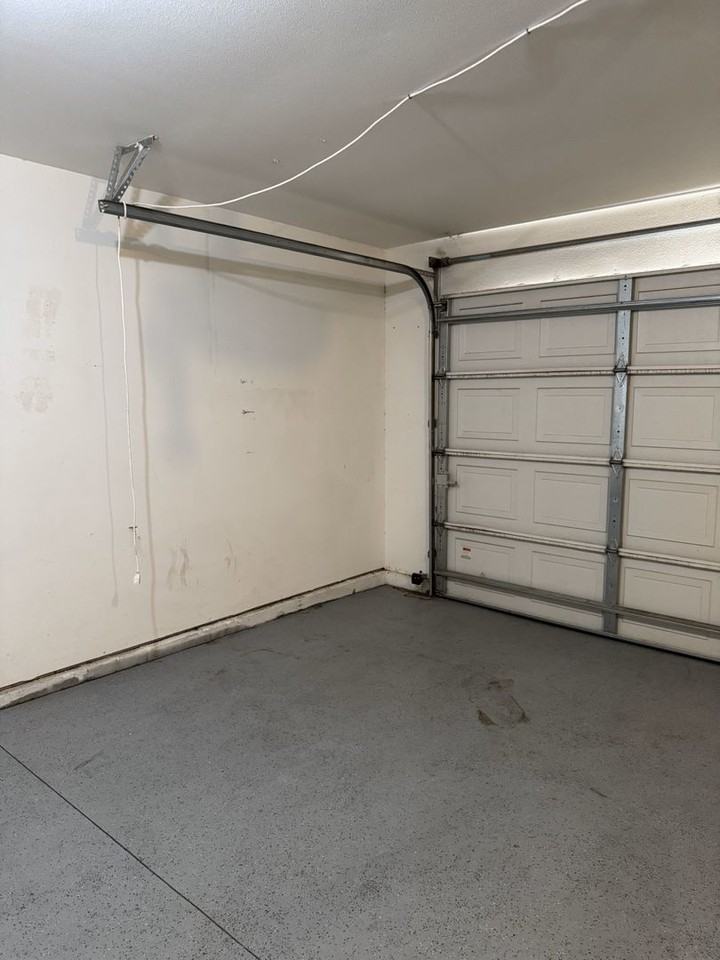 371 Bridgeport Ave - Photo 7 of 34