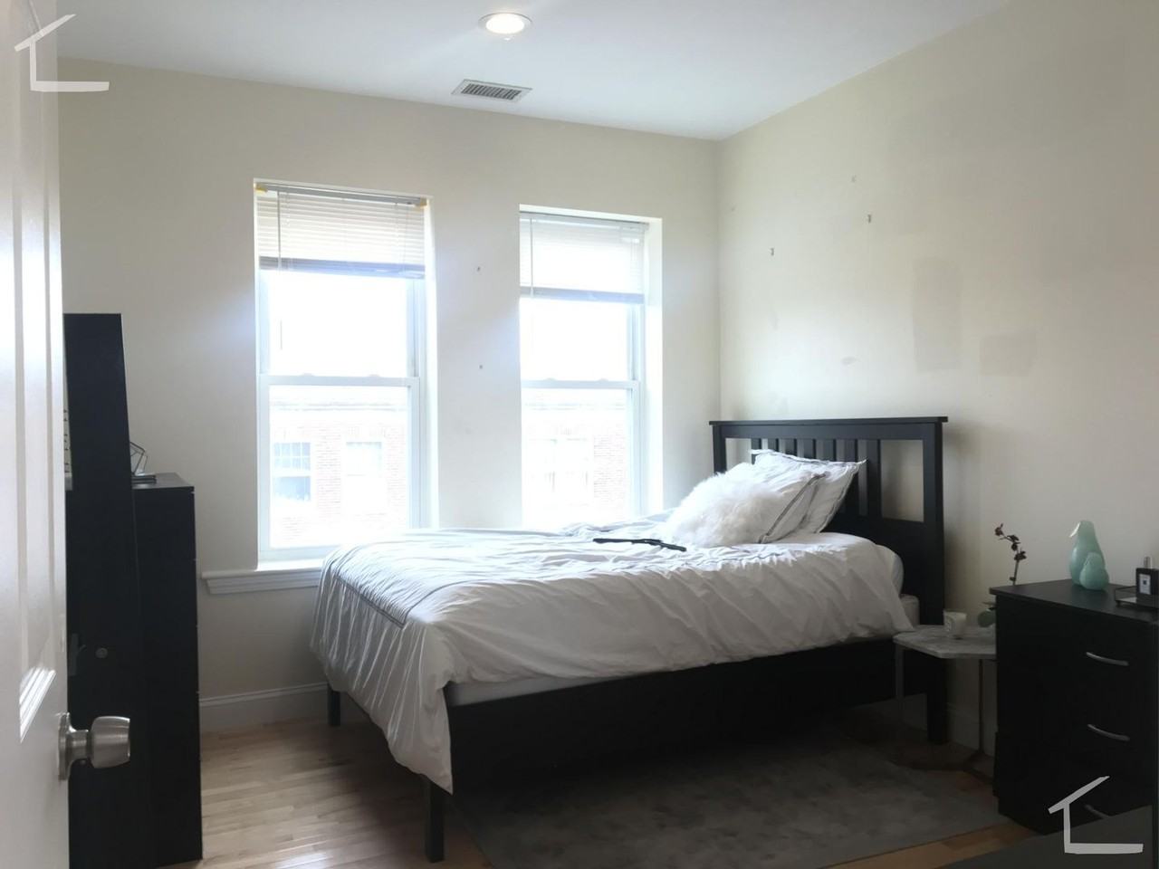 90 Pleasant St - Photo 6 of 24