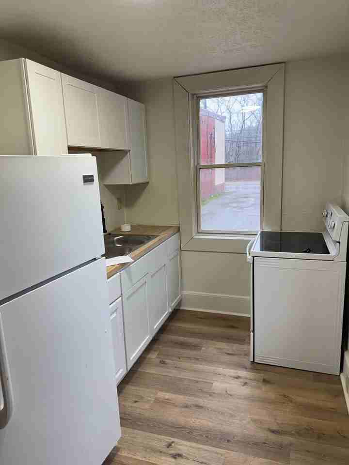 325-327 2nd Street - Photo 5 of 6