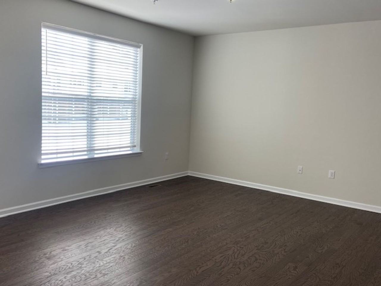 4342 Beech Dr - Photo 3 of 23
