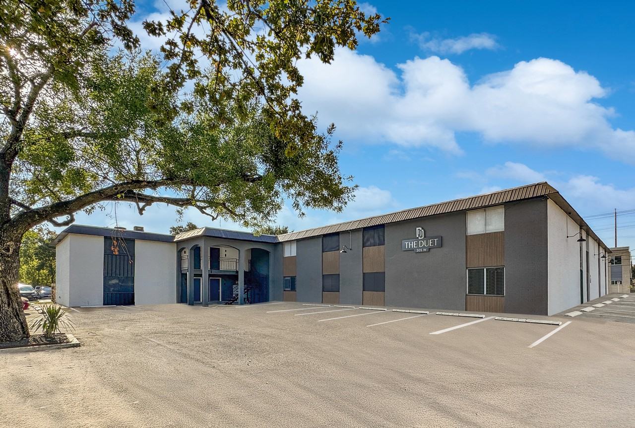 The Duet on 39th - Photo 2 of 5