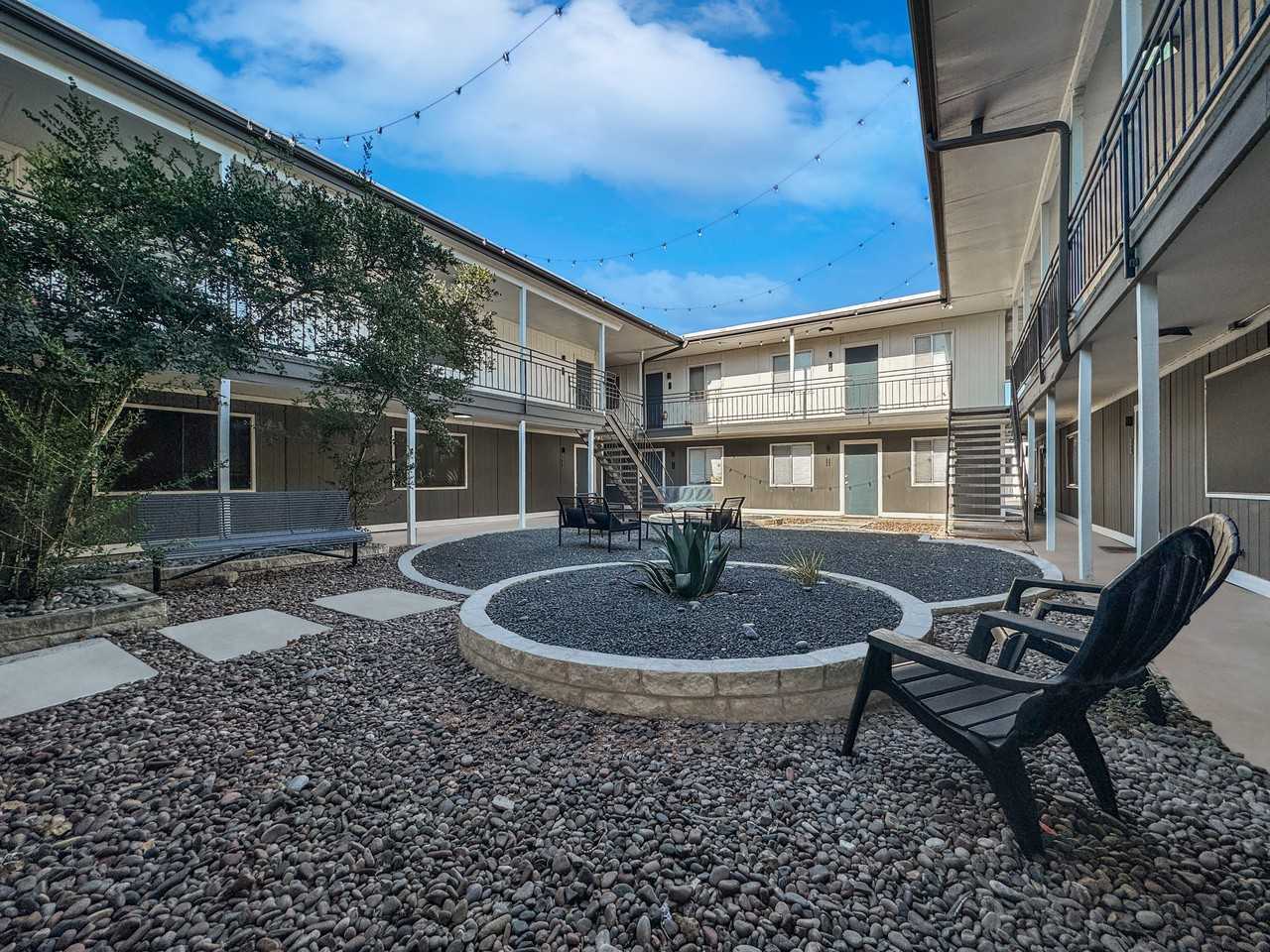 The Duet on 39th - Photo 4 of 5