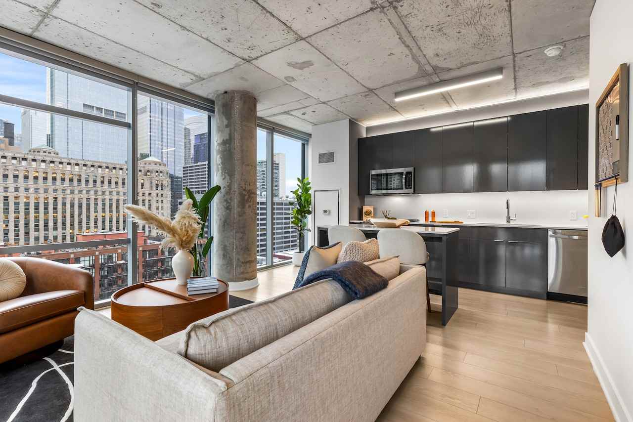 3Eleven - Photo 6 of 34