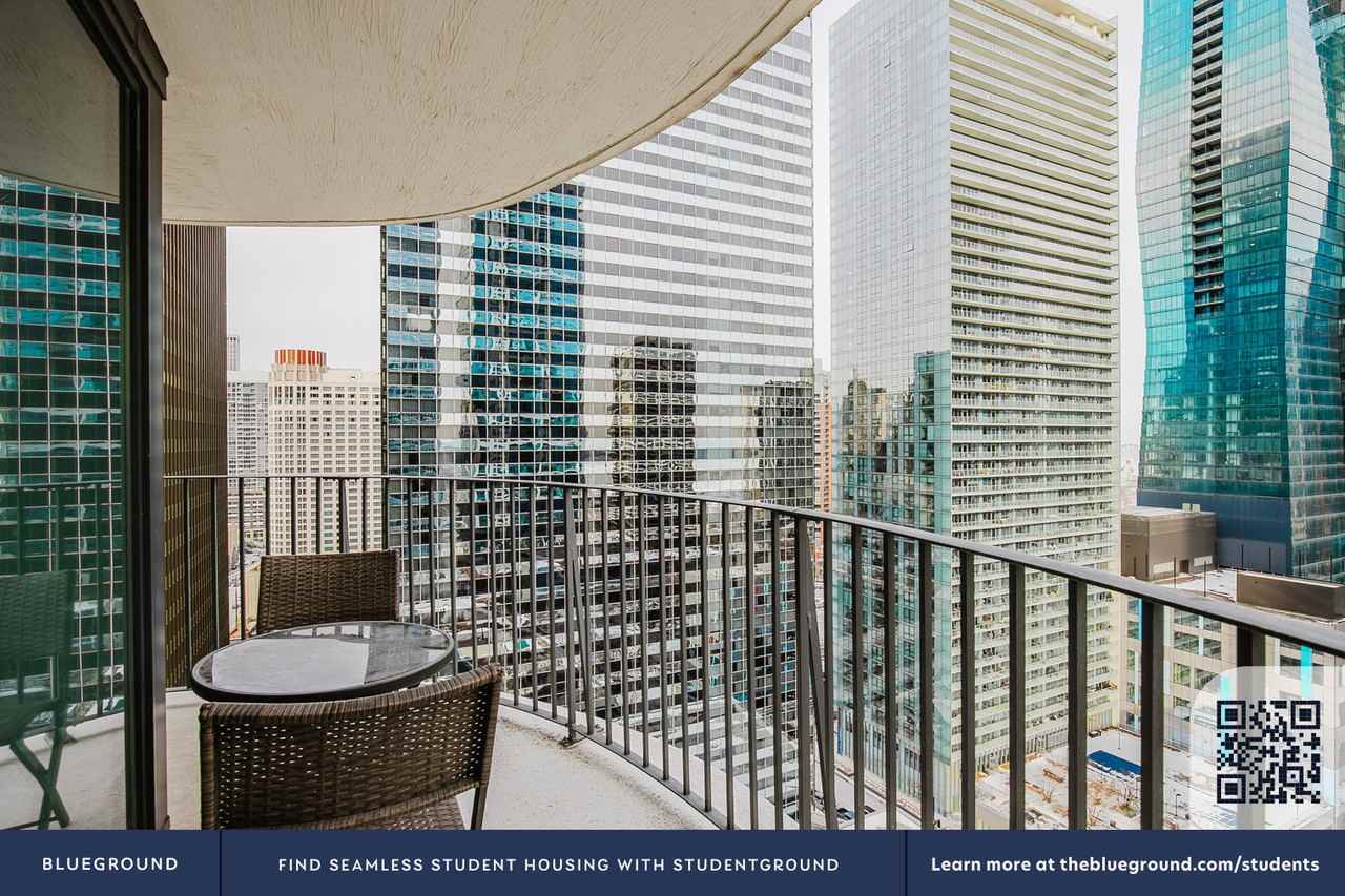 225 North Columbus Drive - Photo 6 of 46