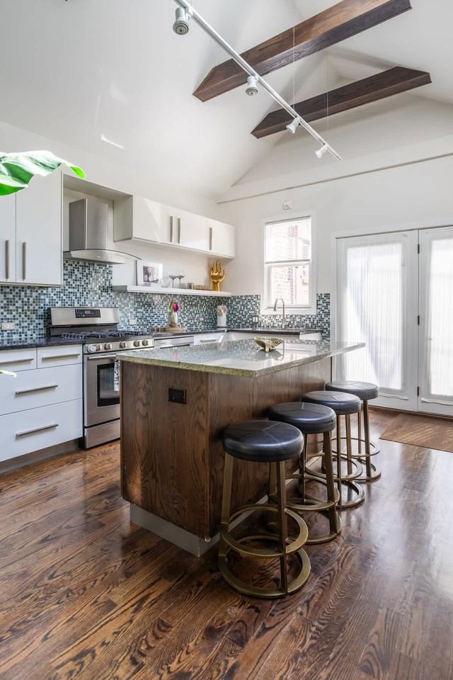 4327 N Western Ave #1047957P - Photo 2 of 40