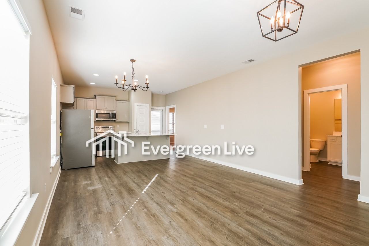 163 Park Dr N - Photo 4 of 15