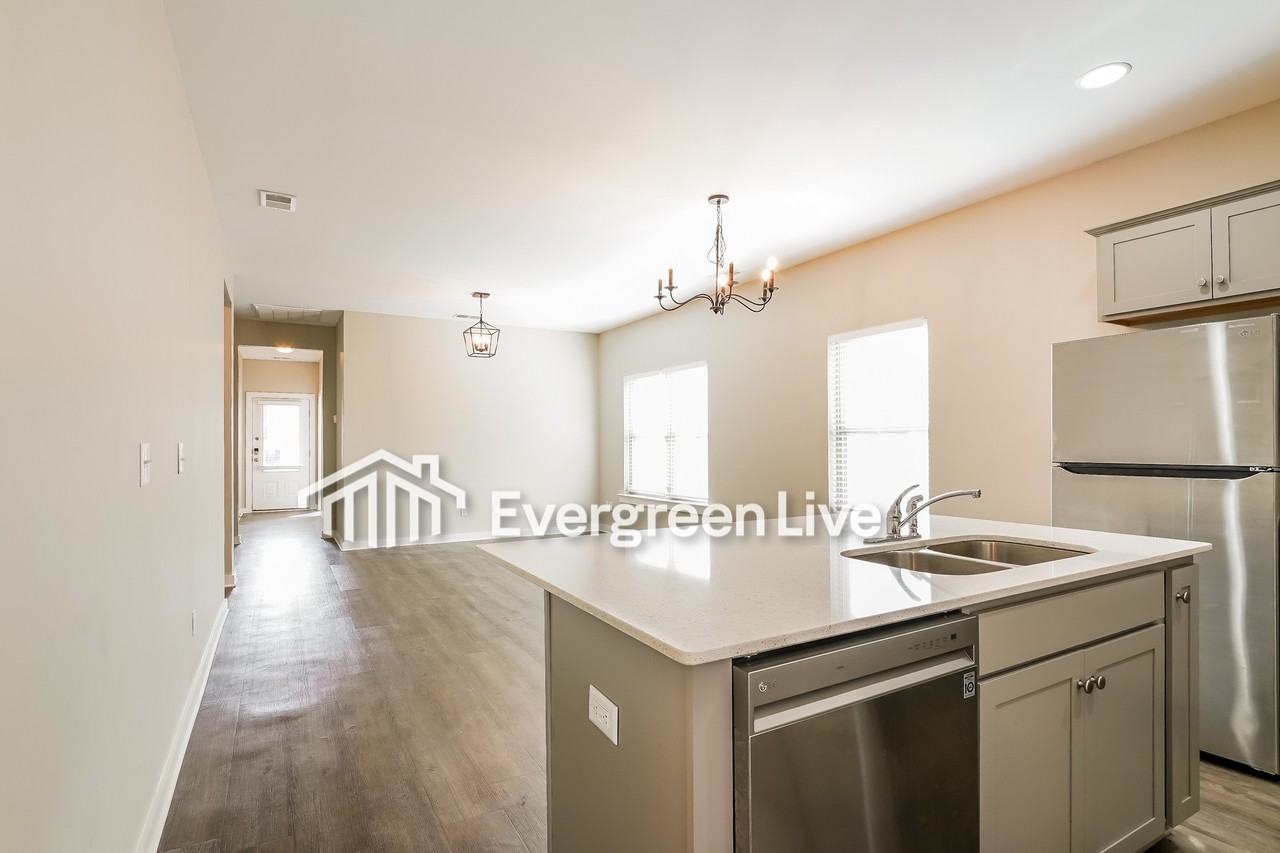 163 Park Dr N - Photo 7 of 15