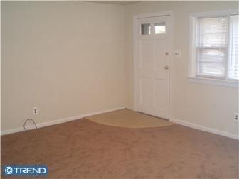 902 N Holland St - Photo 3 of 13