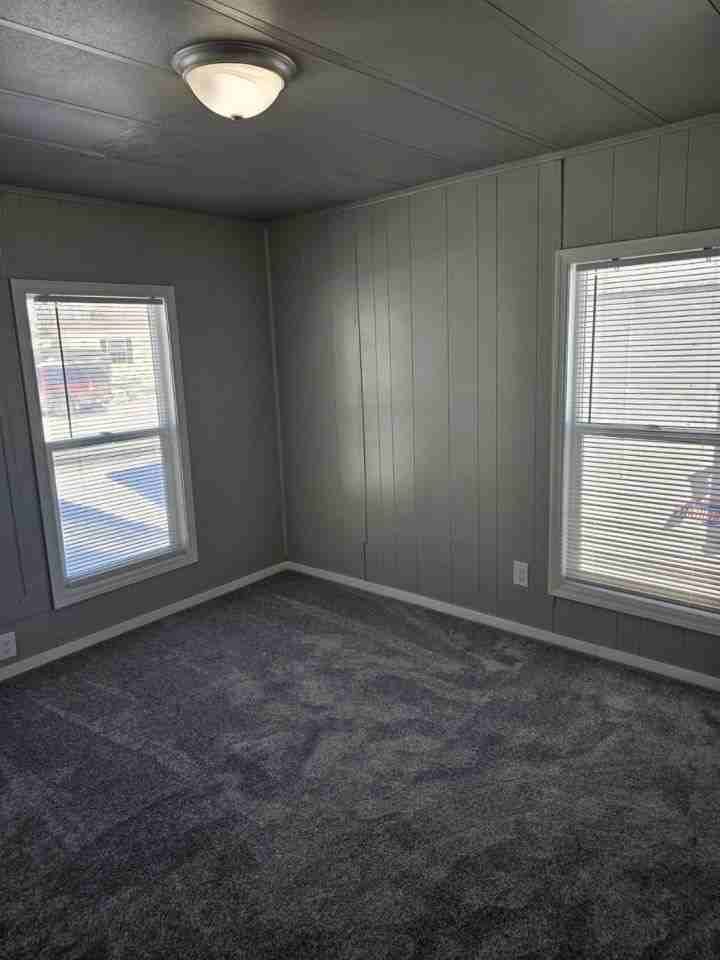 530 Steve St - Photo 3 of 10