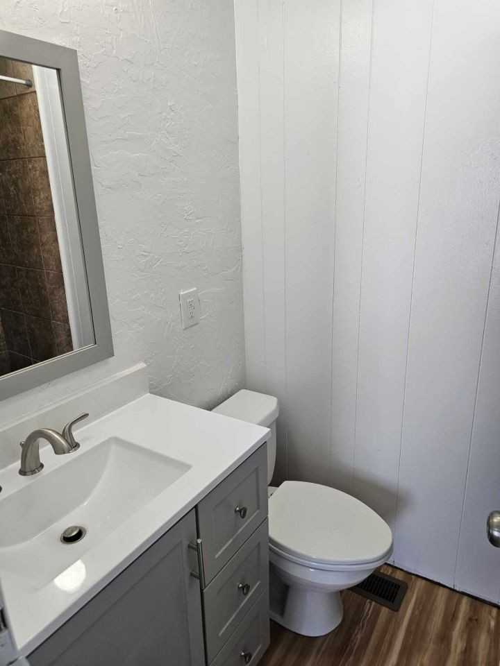 530 Steve St - Photo 4 of 10