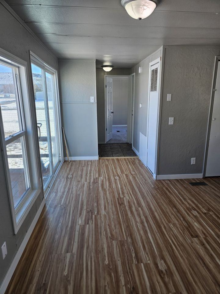 530 Steve St - Photo 7 of 10