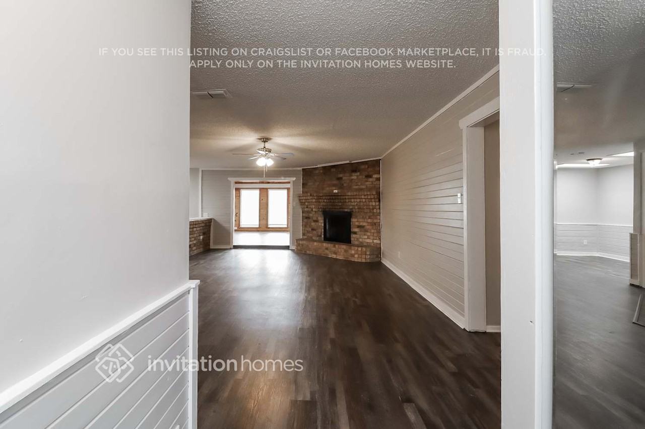 3212 Glenmont Dr - Photo 3 of 16