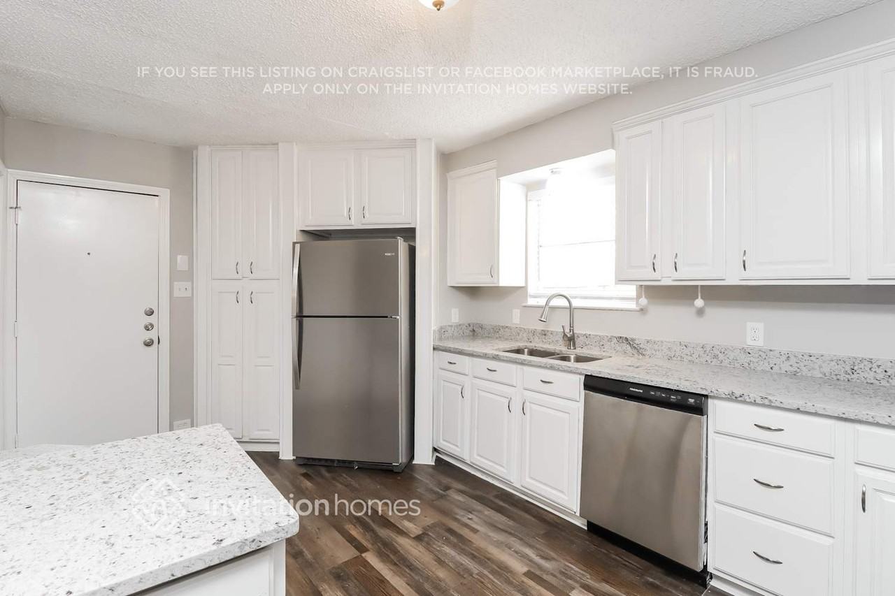 3212 Glenmont Dr - Photo 5 of 16