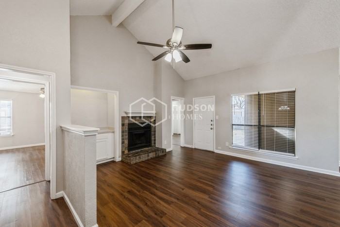 6304 Pilgrim Ln - Photo 2 of 27