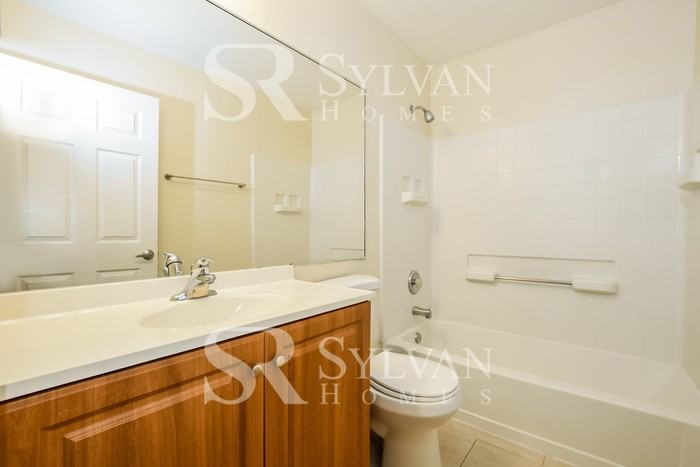 642 Columbia St - Photo 3 of 16