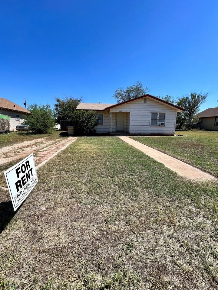 205 Rose - Photo 2 of 13