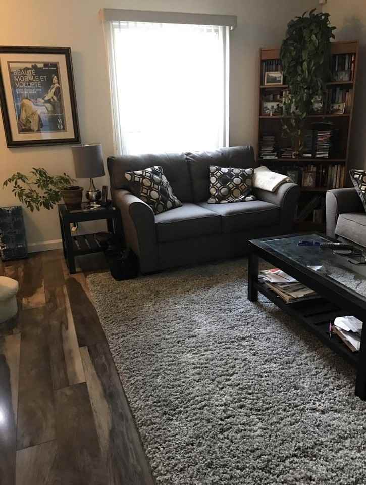 18 Williamsburg Dr #18 - Photo 2 of 10