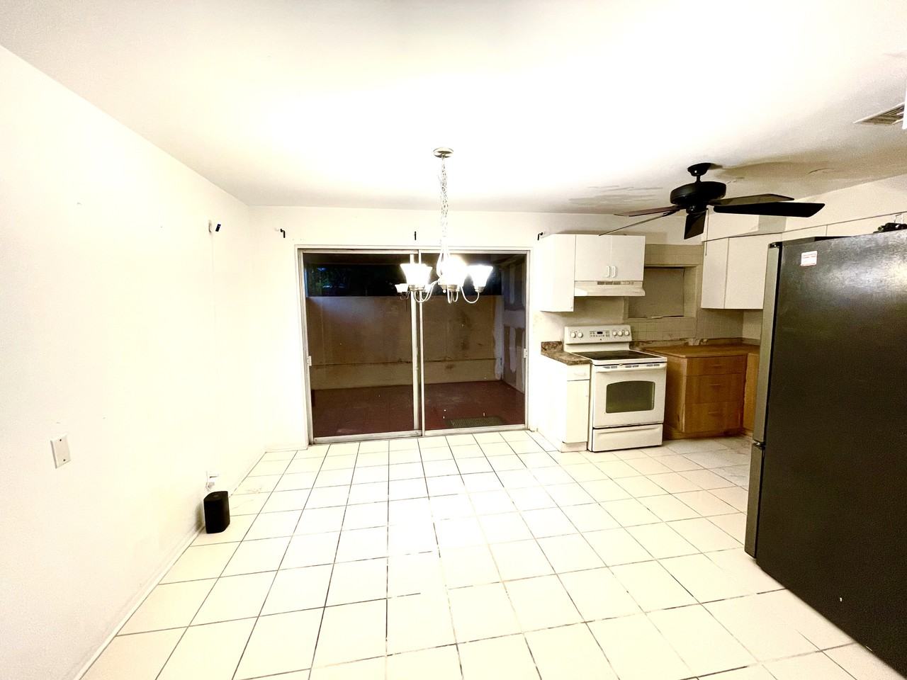 171 Se 28th Ave #NA - Photo 2 of 14