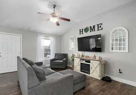 147 Hawthorn Ave #NA - Photo 3 of 8