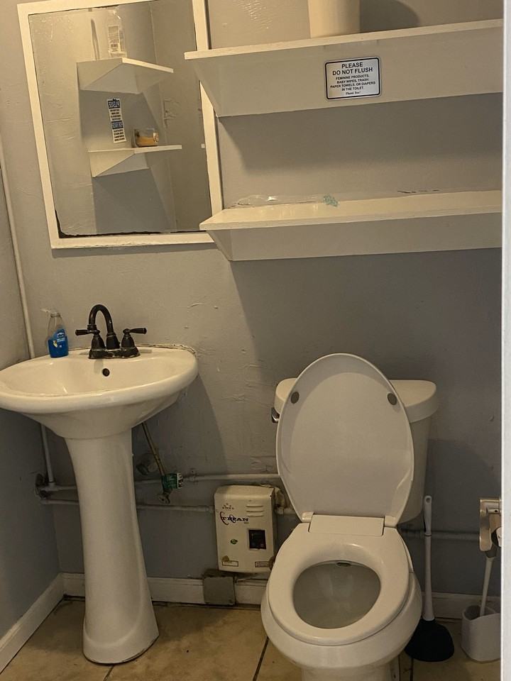 7066 Sw 4th St - Photo 4 of 12