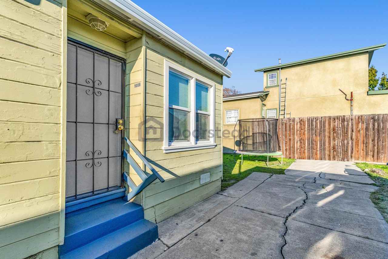 9008 A St #NA - Photo 2 of 25