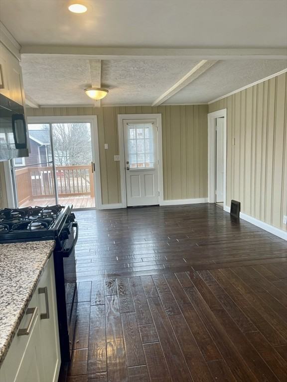 8 Franklin St #2 - Photo 3 of 20