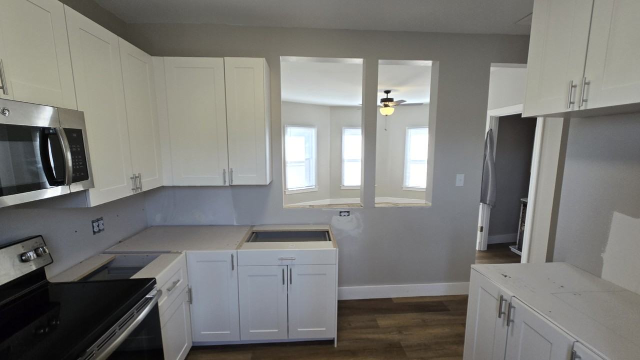 405 Summit St #2 - Photo 2 of 10