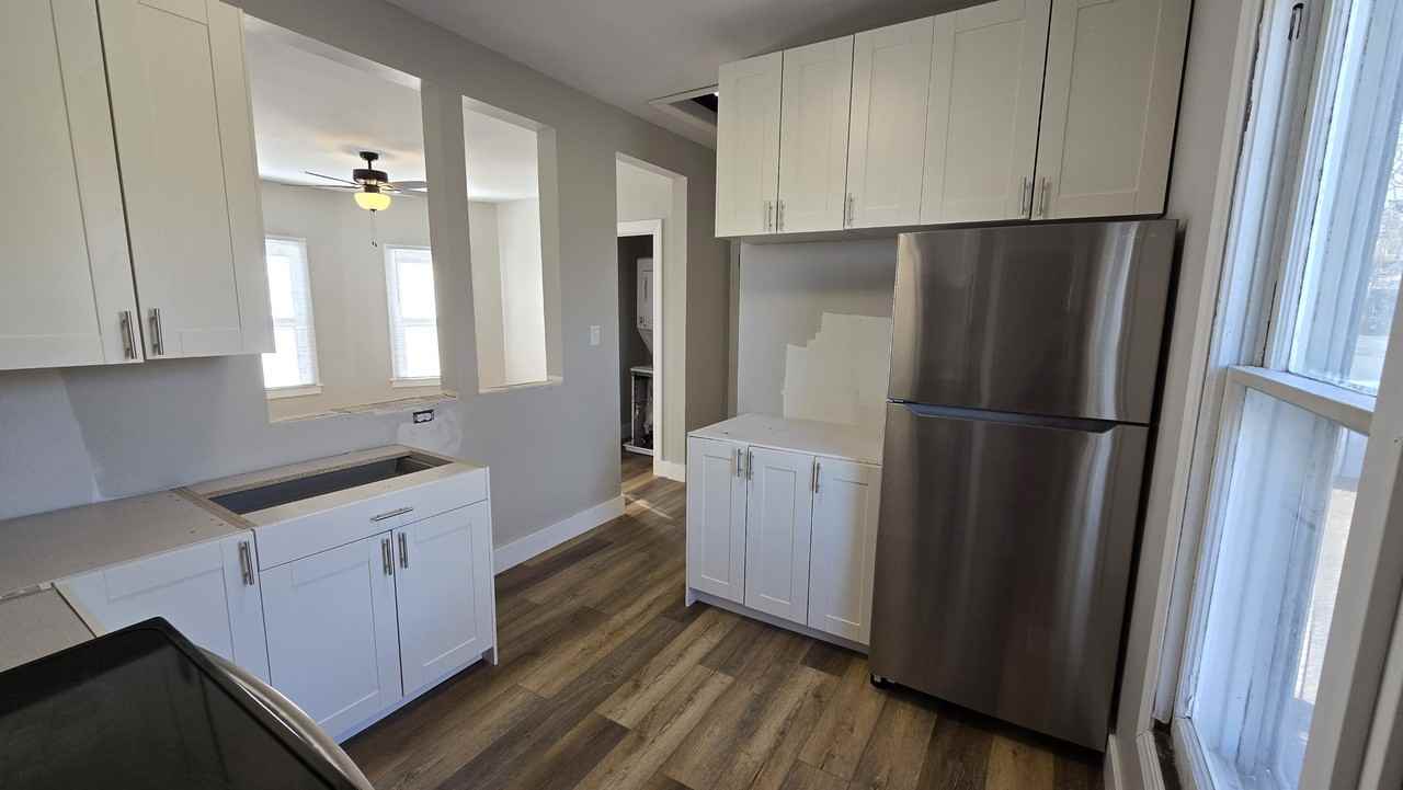 405 Summit St #2 - Photo 3 of 10