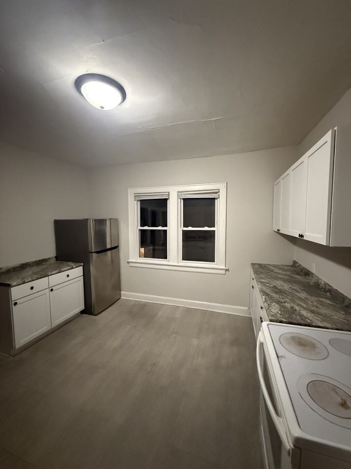 1446 N 48th St #1446 - Photo 3 of 14