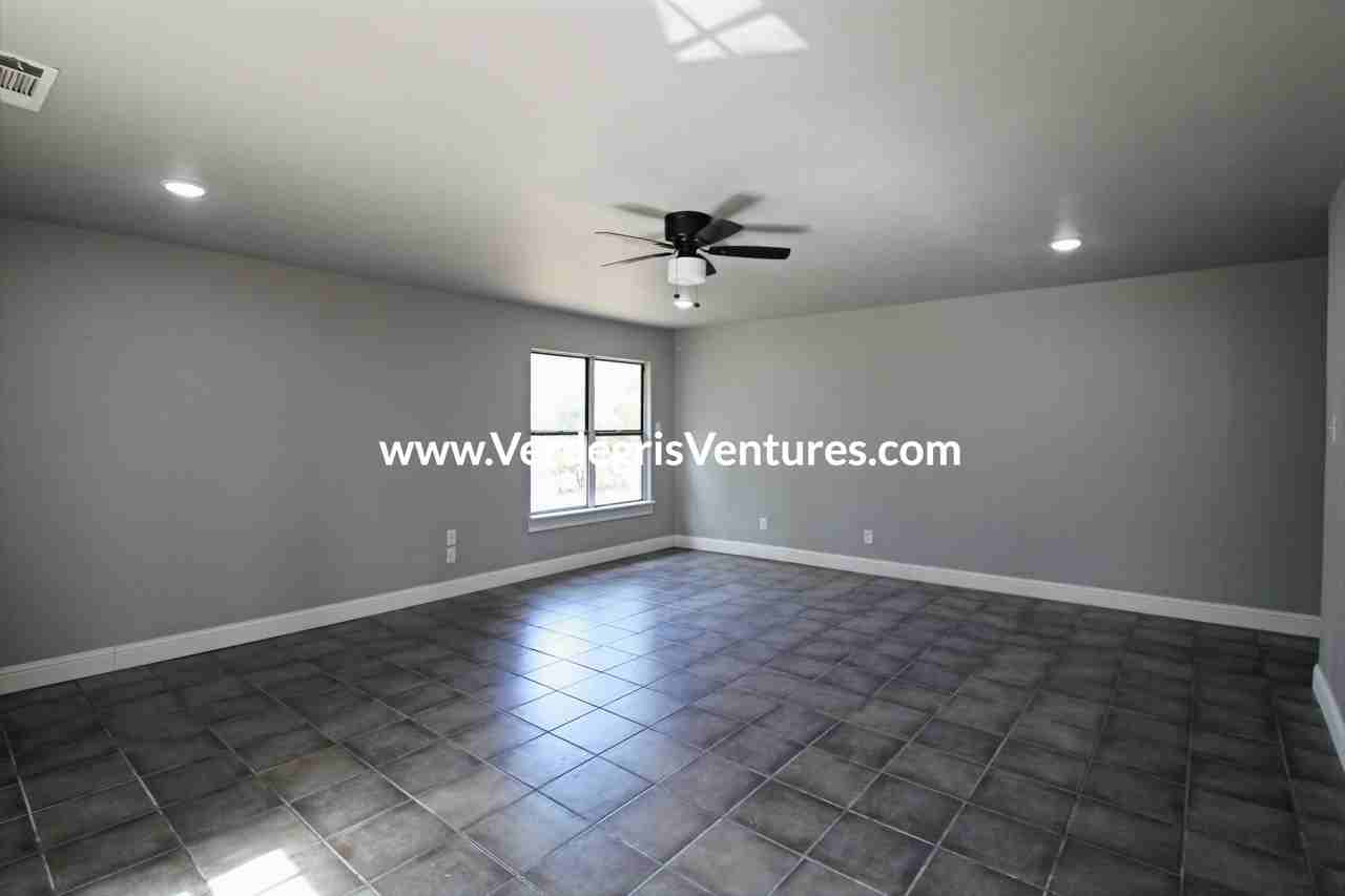 3420 Kenwood Ave #NA - Photo 3 of 25