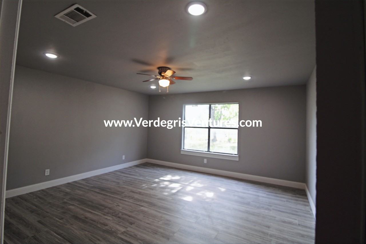 3420 Kenwood Ave #NA - Photo 4 of 25