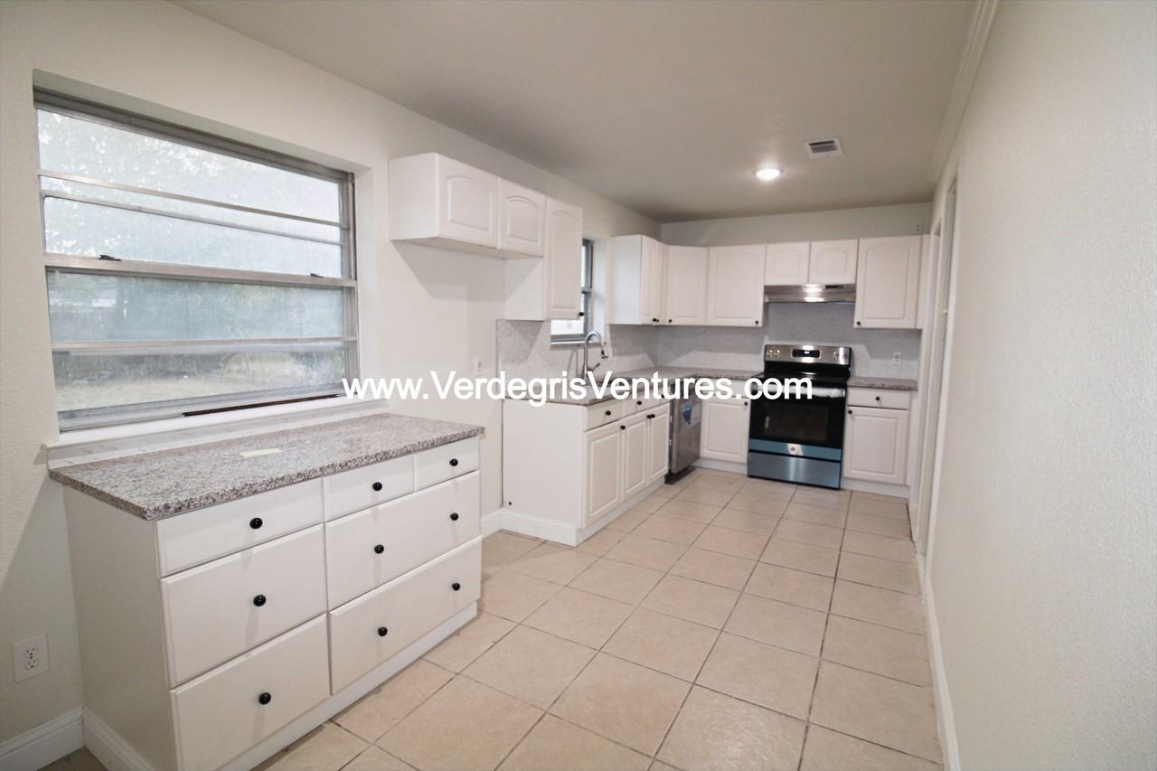 805 Kelley Dr #NA - Photo 2 of 15