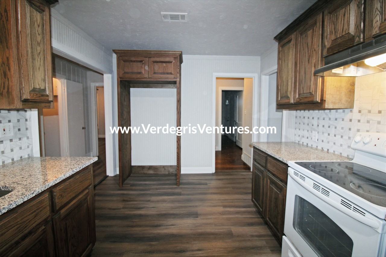 4904 Calmont Ave #NA - Photo 3 of 23